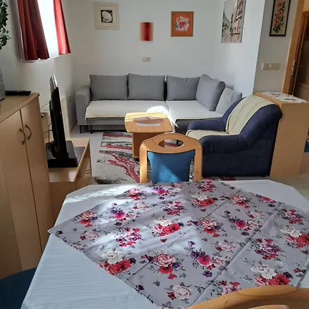 Apartment Haus Trojer *